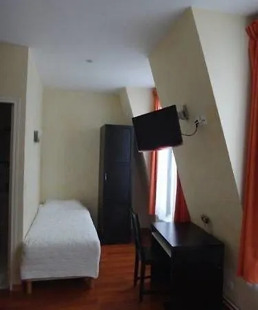 Otel De Cabourg 2*
