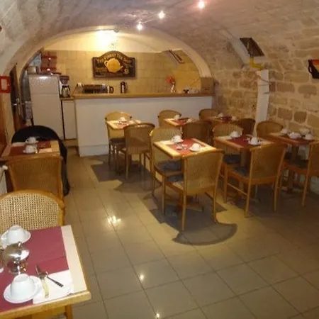 Otel De Cabourg 2*